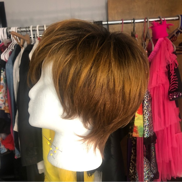 Brunette pixie short brown wig - Picture 3 of 4